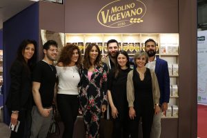 Lo staff del Gruppo Lo Conte con Benedetta Parodi